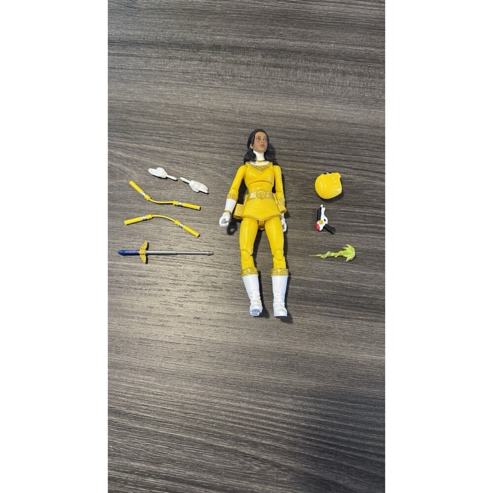 Mighty Morphin Yellow Power Ranger Lightning Collection figure